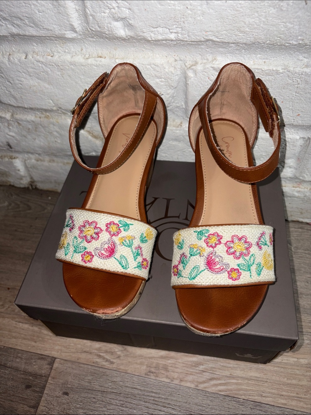 Girls Crown Vintage Wedge Sandals Size 2